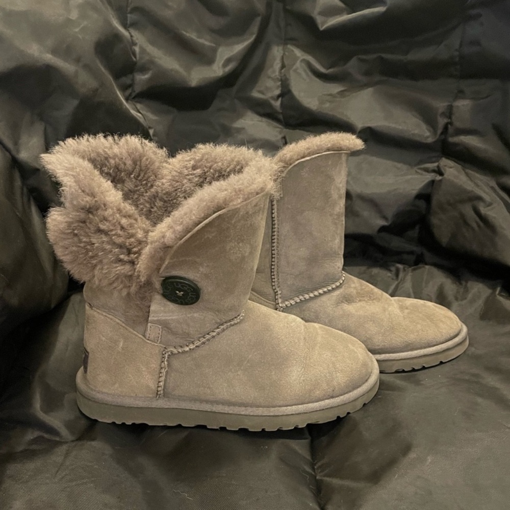 Gray UGG Bailey Button boots - size 6 - image 1